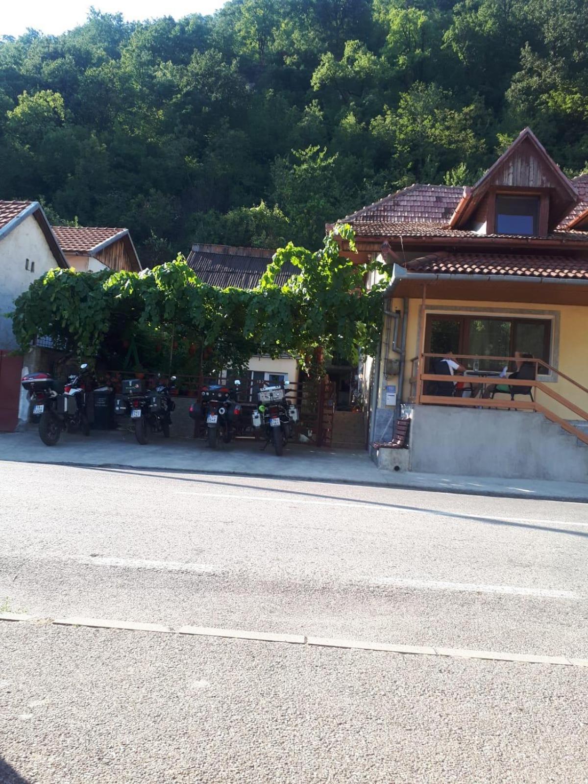 伯伊莱海尔库拉内 Casa Dina酒店 外观 照片